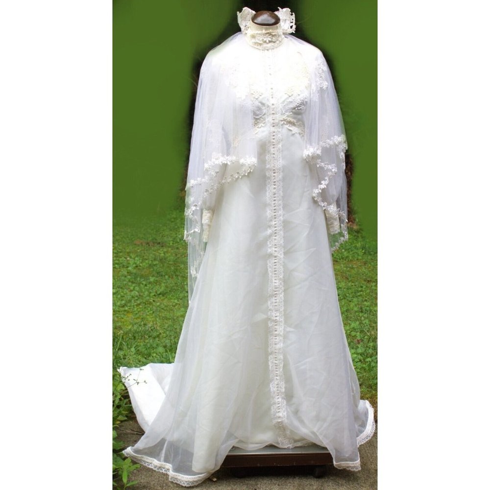 VTG 80s Victorian Wedding Veil Dress Woman Sz 10 Long Sleeve High Collar Train